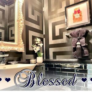 Meet your Posher, Angie